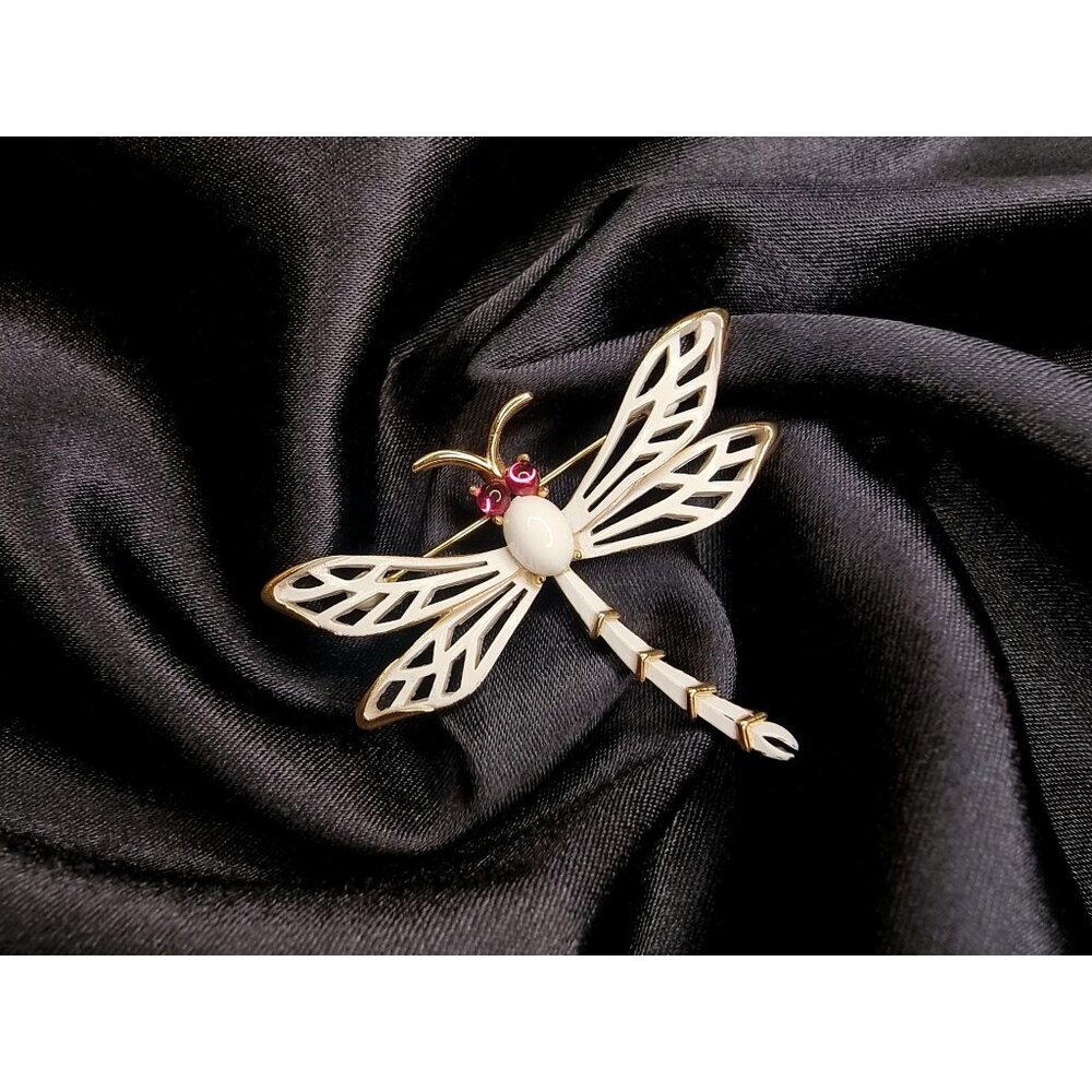 Rare Find TRIFARI Signed 1960s White Enamel Drasgonfly Pink Eyes Brooch